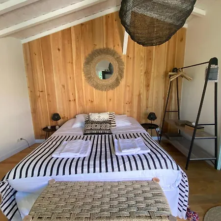 Alhena A Bourg Villa *