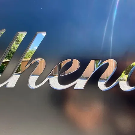 Alhena A Bourg *