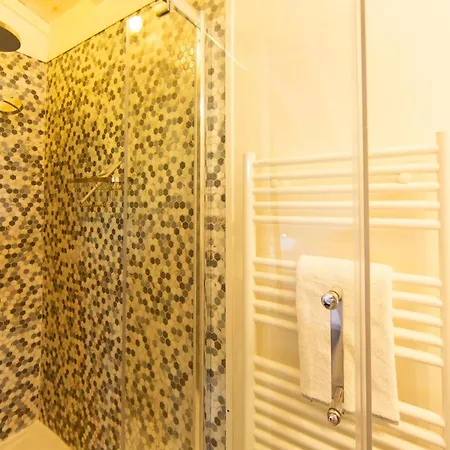 Alhena A With Heated Swimming Pool *