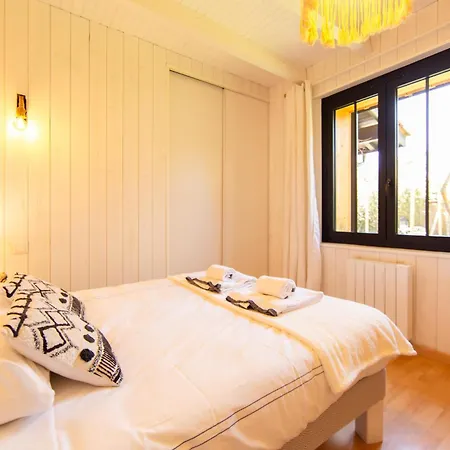 Alhena A Bourg Villa *